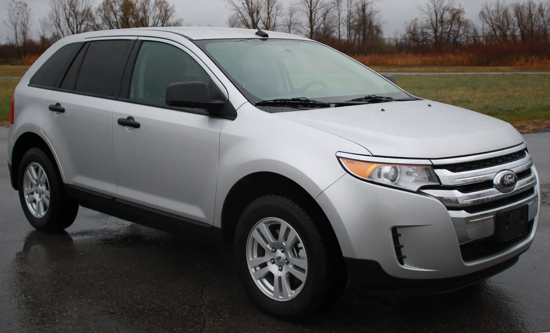 Silver Ford Edge in an NHTSA vehicle photograph